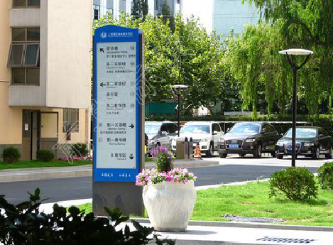 江城哪些因素影响宣传栏的制作？